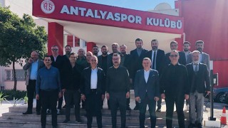 Cumhur İttifakı’nın Muratpaşa Belediye Başkan adayı Manavoğlu, Antalyaspor’u ziyaret etti