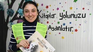 Gönüllü sağlık çalışanı depremlerden sonra Hatay’a 19 kütüphane kazandırdı