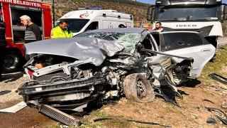Kahramanmaraş’ta tırla çarpışan otomobilin sürücüsü öldü