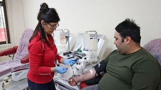 Türk Kızılay iftar sonrası kan bağışında bulunmak isteyenleri bekliyor