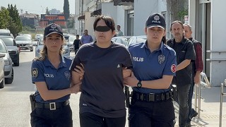 Adana’da dergi binasında 2 kadını bıçakla yaralayan kadın tutuklandı