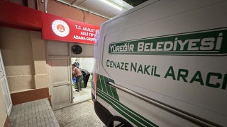 Adana’da elektrikli bisikletten düşen hamile kadın otobüsün altında kalarak öldü