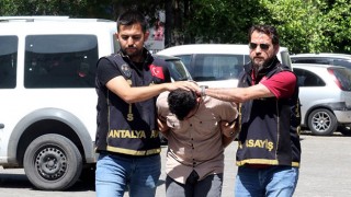 Antalya’da 1 kişiyi öldüren, 1 kişiyi yaralayan yabancı uyruklu sürücü tutuklandı