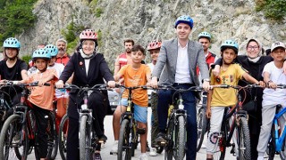 Bakan Yardımcısı Yenigün, Hatay’da çocuklarla bisiklet sürdü