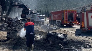 Burdur’da çocuk parkı malzemeleri üreten fabrikada çıkan yangın söndürüldü