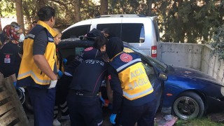 Burdur’da otoparkta duvara çarpan otomobilin sürücüsü yaralandı