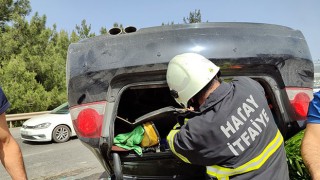 Hatay’da aydınlatma direğine çarparak devrilen otomobilin sürücüsü yaralandı