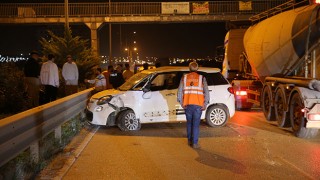 Hatay’da iki otomobilin karıştığı kazada iki kişi yaralandı