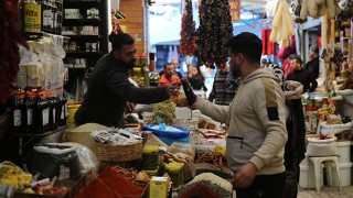 Hatay’da tarihi Uzun Çarşı’da Ramazan Bayramı yoğunluğu