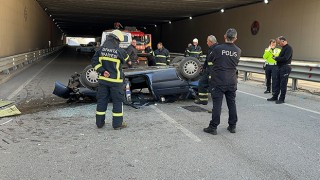 Isparta’da alt geçide devrilen otomobildeki 2 kişi yaralandı