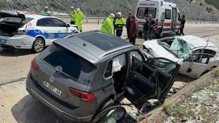 Isparta’da aynı noktadaki 2 ayrı trafik kazasında 10 kişi yaralandı
