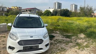 Mersin’de bıçakla tehdit ettiği kişinin aracını alıkoyan zanlı yakalandı