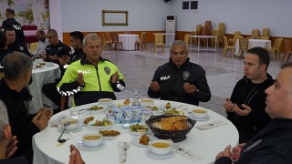 Osmaniye’de polisler iftarda bir araya geldi