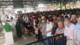 Mersin’de otomobilin ağaçlara çarpması sonucu 1 çocuk öldü, 5 kişi yaralandı
