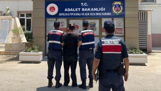Antalya’da 22 yıl 6 ay hapis cezası bulunan firari yakalandı