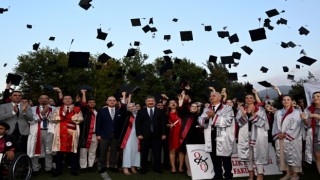 Osmaniye Korkut Ata Üniversitesi'nde Mezuniyet heyecanı