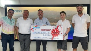 Kemer’in LGS şampiyonlarına Kaymakamdan ödül