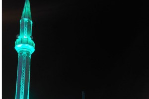 Toprakkale 'de depremde yıkılan Camiinin minaresi yeniden yapıldı