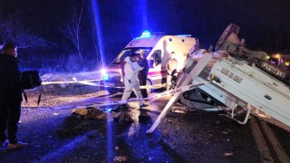 Adana’da takla atan kamyonetteki 1 kişi öldü, 2 kişi yaralandı