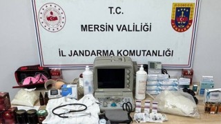 Mersin’de yetkisi olmadan hastaları muayene eden yabancı uyruklu doktor ve eşi yakalandı