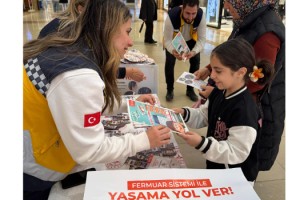 Fermuar Yöntemi ile 'Yaşama Yol Ver' Kampanyası AVM’de Anlatıldı