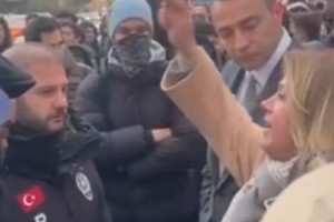 Asu Kaya Gedik, Ankara'da Öğrencilerle Birlikte Protesto Eylemine Katıldı