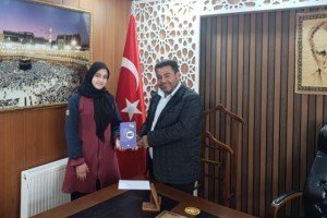 İstiklal Marşını Ezbere Okudu Ödülü Aldı