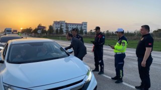 Kaymakamdan sürücülere Uyarı "Emniyet Kemerlerinizi Takın"