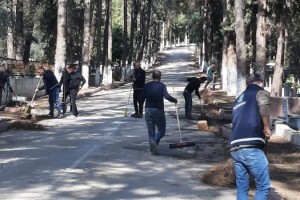 Osmaniye'de Mezarlıklar Ramazan Bayramı Öncesinde Bakıma Alındı