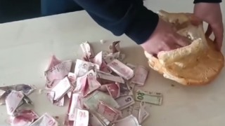 Ramazan Pidesinin İçinden Çıkan Para Şaşkınlık Yarattı!