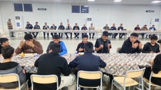 Toprakkale Kaymakamı Volkan Özer Öğrencilerle İftar Yaptı