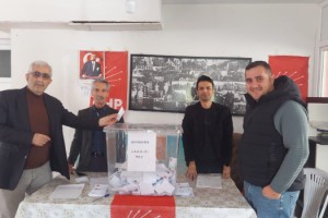 Toprakkale’de Vatandaşlar Sandıklara Akın Etti