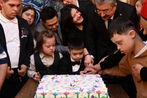 Vali Yılmaz, Down Sendromlu Çocuklar ve Aileleriyle İftarda Buluştu