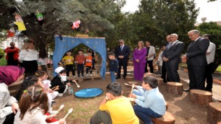 Vali Yılmaz, “Duvarsız Sınıflar”da Minik Öğrencilerle Buluştu