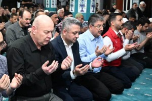 Vali Yılmaz Kadir Gecesi Programına Katıldı
