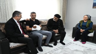 Vali Yılmaz'dan Yaralı Asker Tunacan Kahraman’a Ziyaret