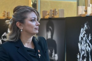 Asu Kaya’dan Kadın Cinayetlerine Tepki: “Aile Yılı Saftası”