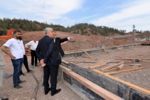 İl Milli Eğitim Müdürü Albak, TOKİ Bölgesindeki Okul İnşaatlarını İnceledi