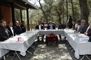Kadirli'de Orman Yangınlarına Karşı Tedbir Toplantısı Düzenlendi