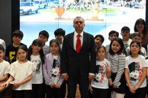 Miniklerden Başkan Çenet'e Sürpriz Ziyaret