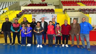 Osmaniye’de Küçükler Tenis İl Birinciliği Heyecanı Sona Erdi
