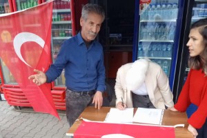 Toprakkale'de Ekrem İmamoğlu İçin İmza Kampanyası Devam Ediyor