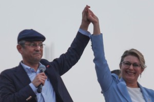 Asu Kaya'dan Özgür Özel'e Yapılan Saldırıya Sert Tepki