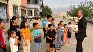 Başkan Uyutmaz, Çocukların Voleybol Filesi Talebini Anında Yerine Getirdi