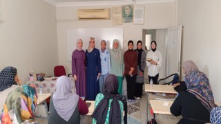 İmam Hatipli Kız Öğrencilerden Annelere Manevi Bilgilendirme
