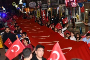 Osmaniye’de 19 Mayıs Coşkusu: Dev Türk Bayrağıyla Yürüyüş Yapıldı