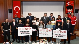Osmaniye'de Aile Yılı Etkinliklerinde Dereceye Giren Öğrencilere Ödül