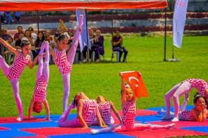 Toprakkale’de 19 Mayıs Coşkusu Stadyumda Yaşandı