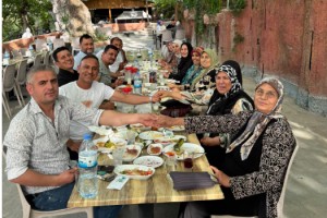 Toprakkaleli Gençlerden Annelerine Anneler Günü Sürprizi
