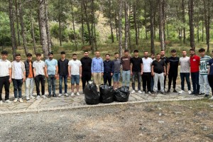 Toprakkaleli Gençlerden Tarihi Kale Temizlik Yaptı